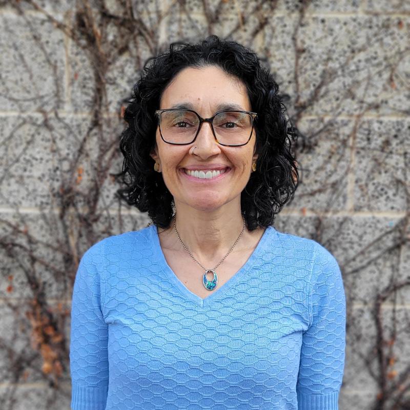Headshot picture of Julia Ibanez